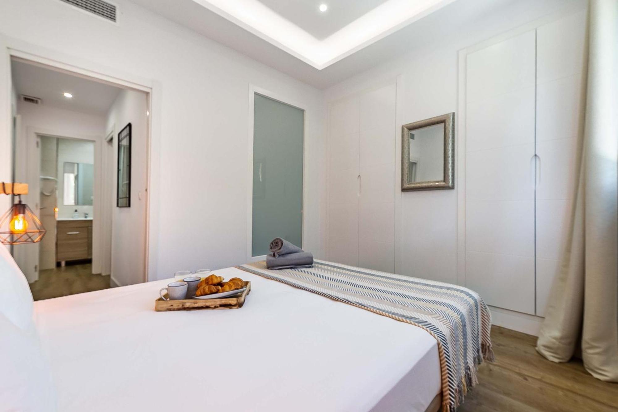 Soho Apartments Малага Екстериор снимка