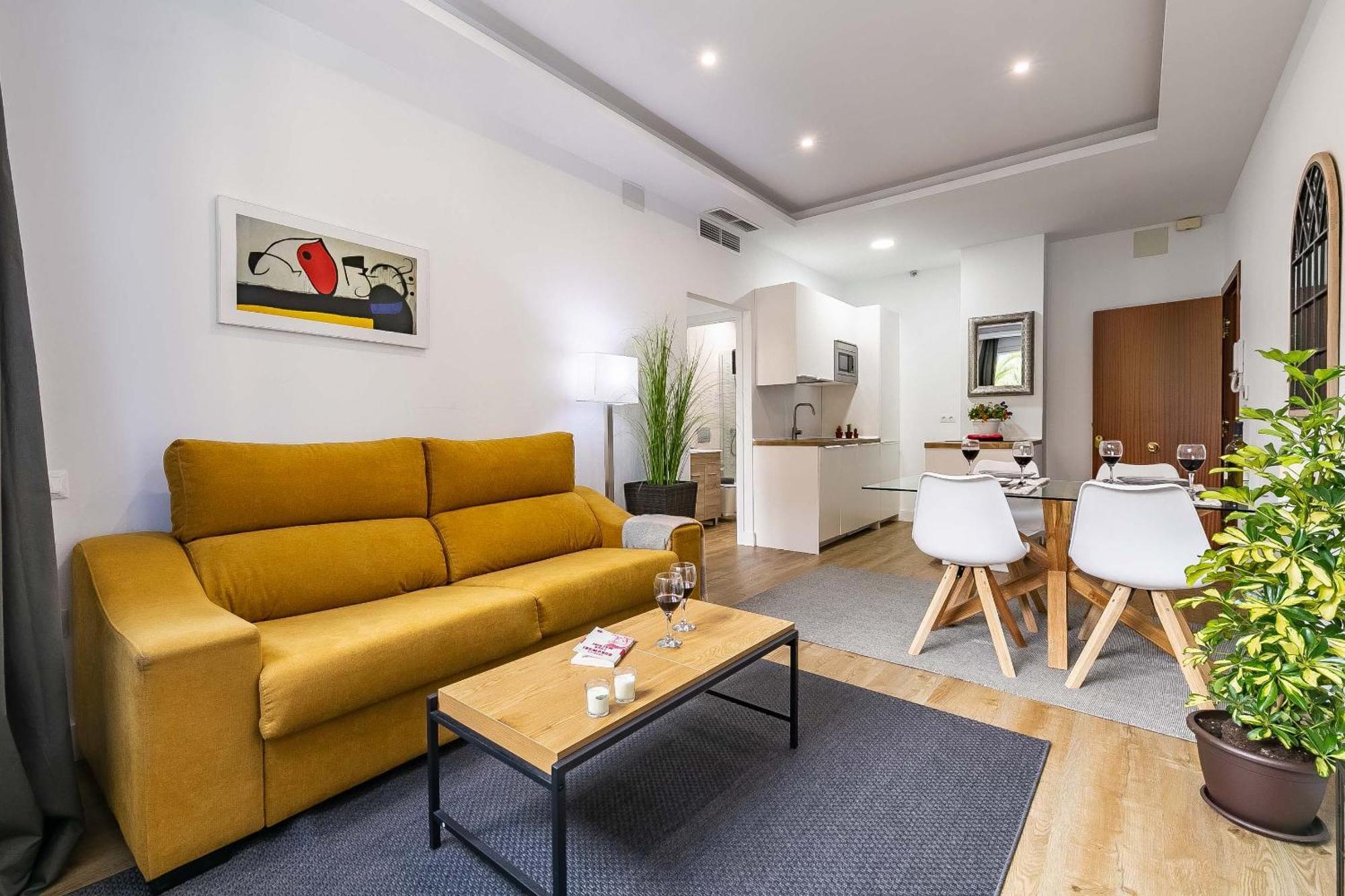 Soho Apartments Малага Екстериор снимка