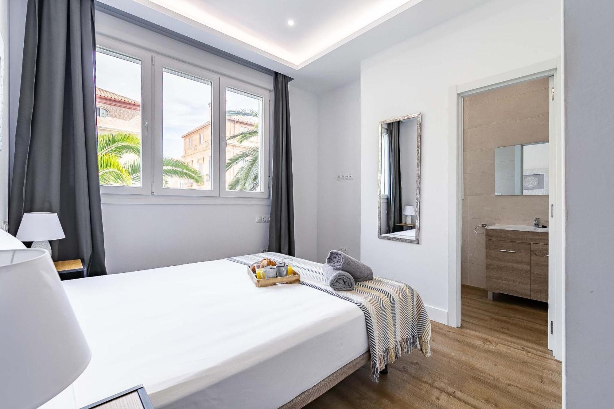 Soho Apartments Малага Екстериор снимка